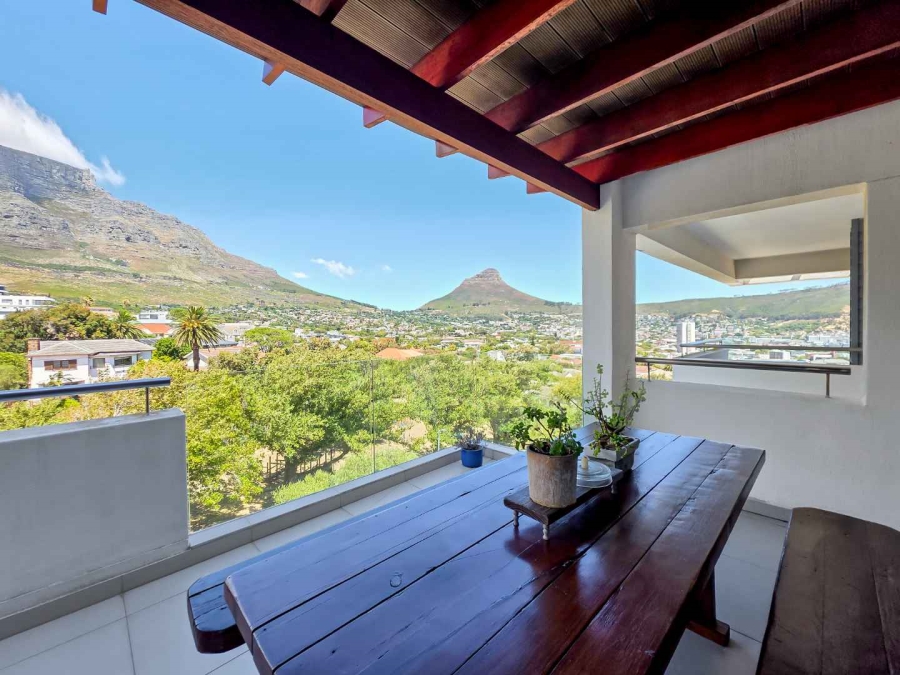 2 Bedroom Property for Sale in Vredehoek Western Cape